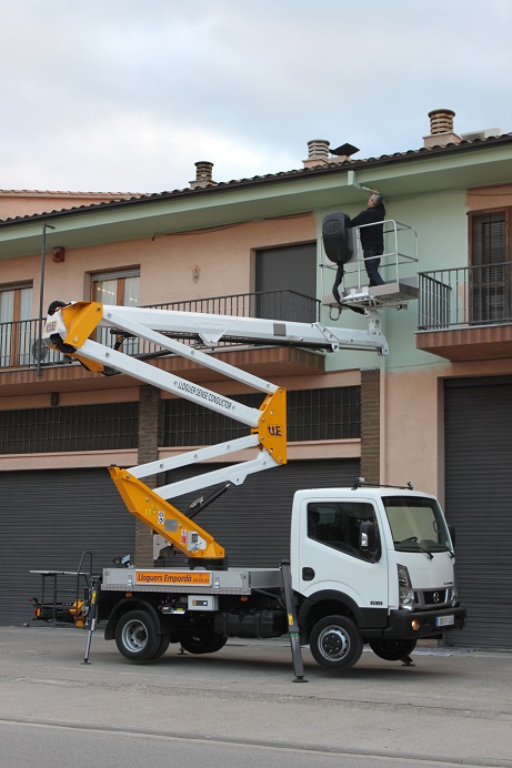 camion cesta 20 m.